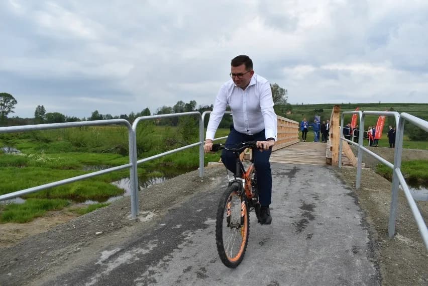 Trasa rowerowa Czarny Dunajec: odkryj malownicze ścieżki i atrakcje