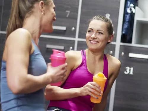 Białko przed czy po treningu redukcja – jak uniknąć katabolizmu?