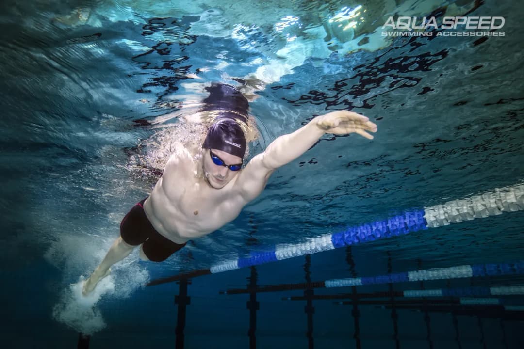 Jaki styl pływania jest najszybszy? Odkryj sekrety kraula i innych stylów